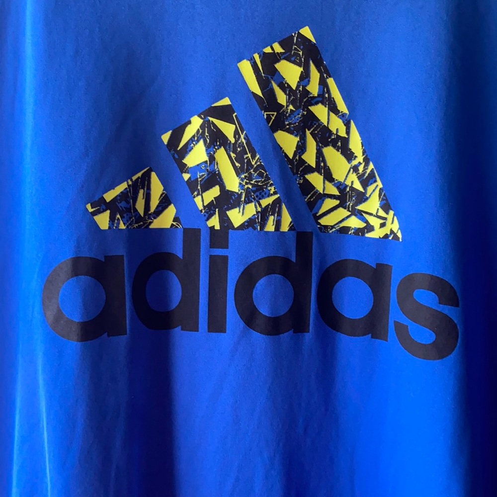 Adidas Tshirt